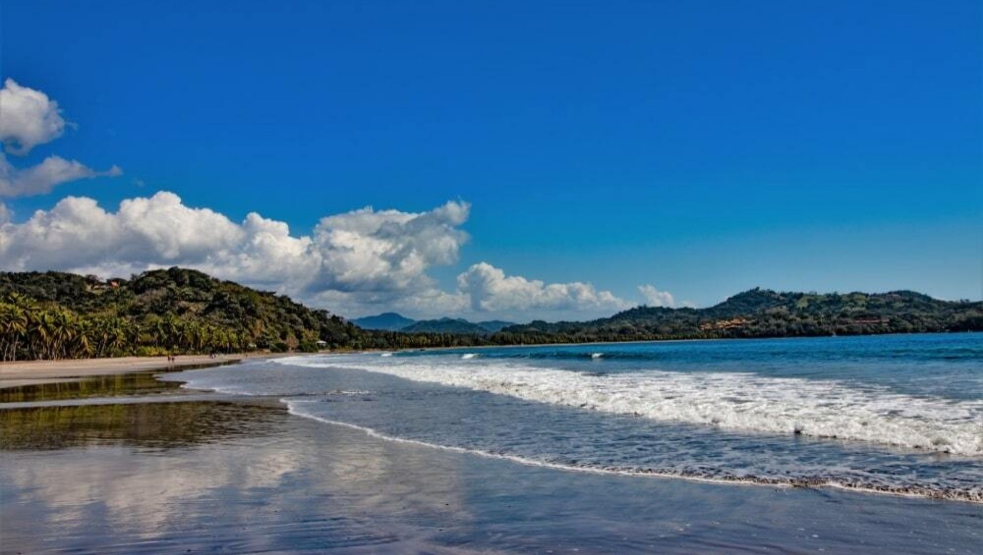 Sámara vs Playa Carrillo: Which Is Better for Living and Buying Property?
